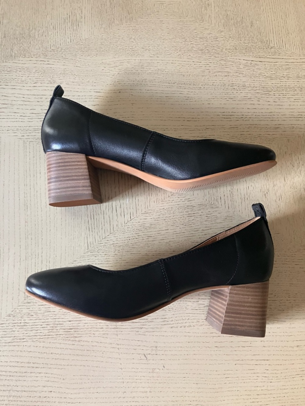 Crown Vintage CLANTON Classic Black Leather Block Heel Pumps - Size 9M